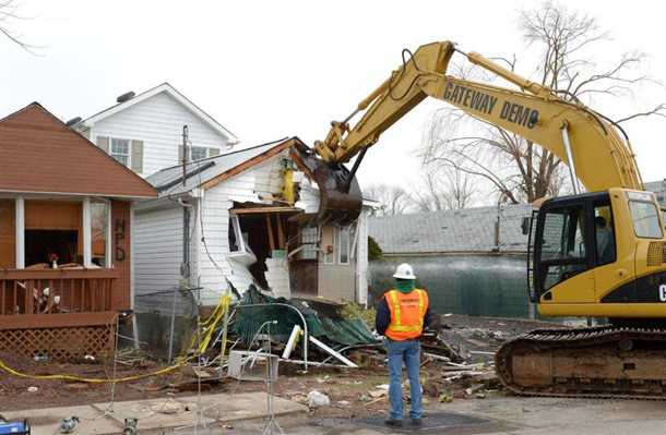 Демонтажные работы на даче разборка зданий и сооружений